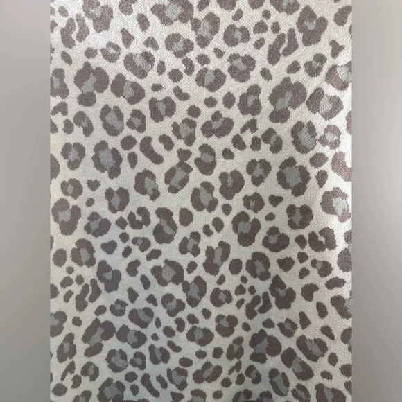 DKNY Leopard print crew neck sweater size S - Picture 9 of 10